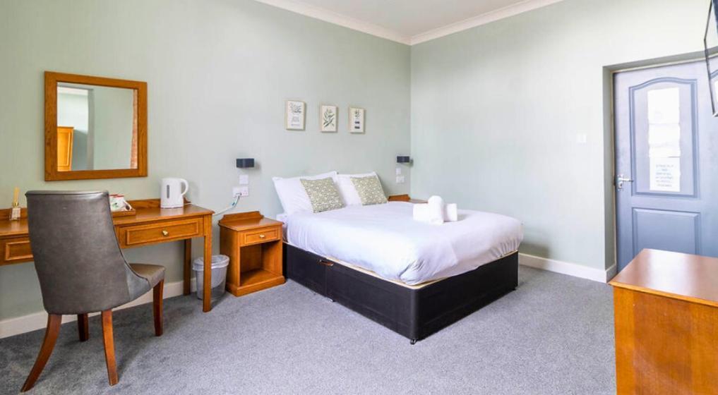 The Windmill Hotel Alford  ภายนอก รูปภาพ
